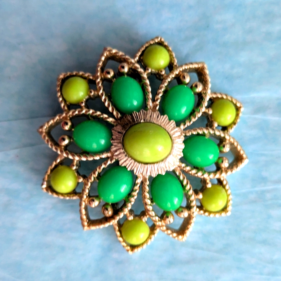 Emmons Vintage Brooch 18$